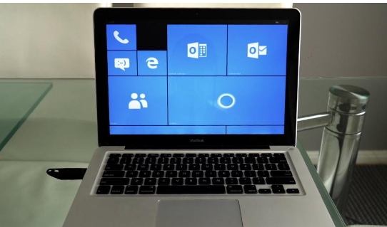 重磅！旧款MacBook成功移植Windows 10 Mobile系统
